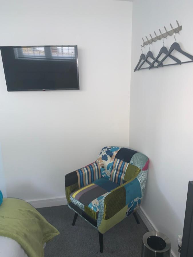 Rosemary House Brs Airport Accommodation Winford Bagian luar foto