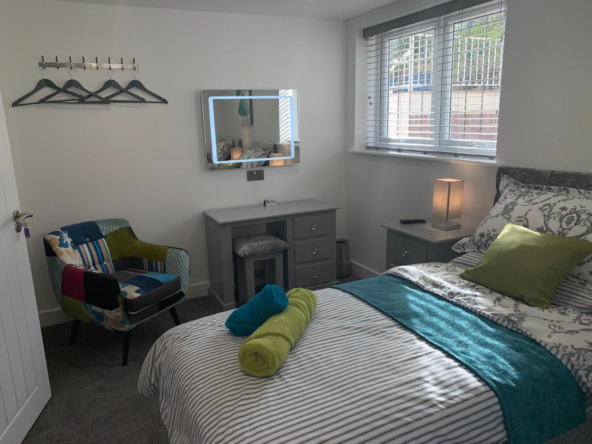 Rosemary House Brs Airport Accommodation Winford Bagian luar foto